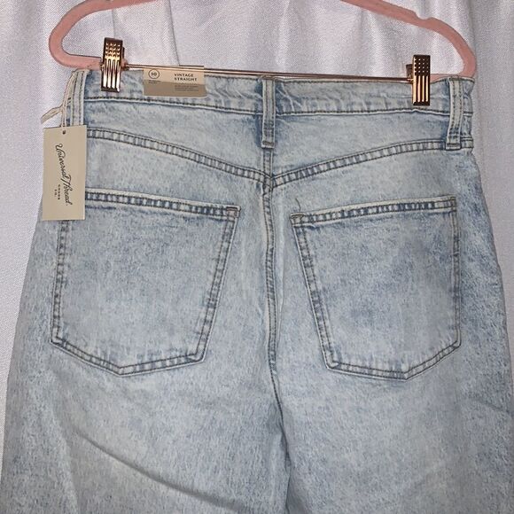 NWT universal threads vintage straight light wash jeans. Size 10 Short - Picture 5 of 13